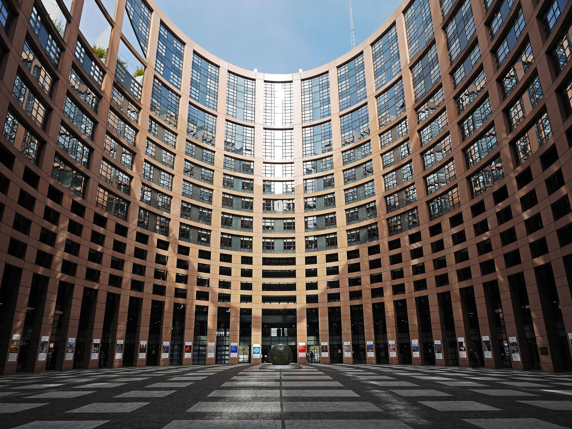 INATBA UE Unia Europejska Komisja Blockchain regulacje stowarzyszenie