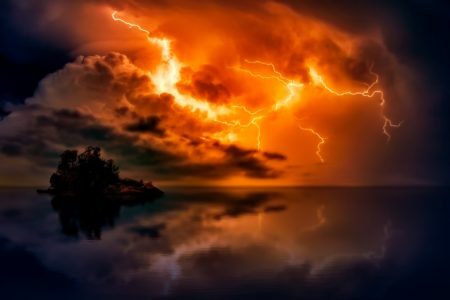Lightning App i trackery śledzące | „Żadne dane nie są przesyłane do Facebooka!”