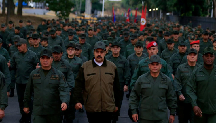 Prezent świąteczny: 40 zł, czyli 3 razy płaca minimalna od reżimu Nicolasa Maduro dla Wenezuelczyków | AirDrop Petro