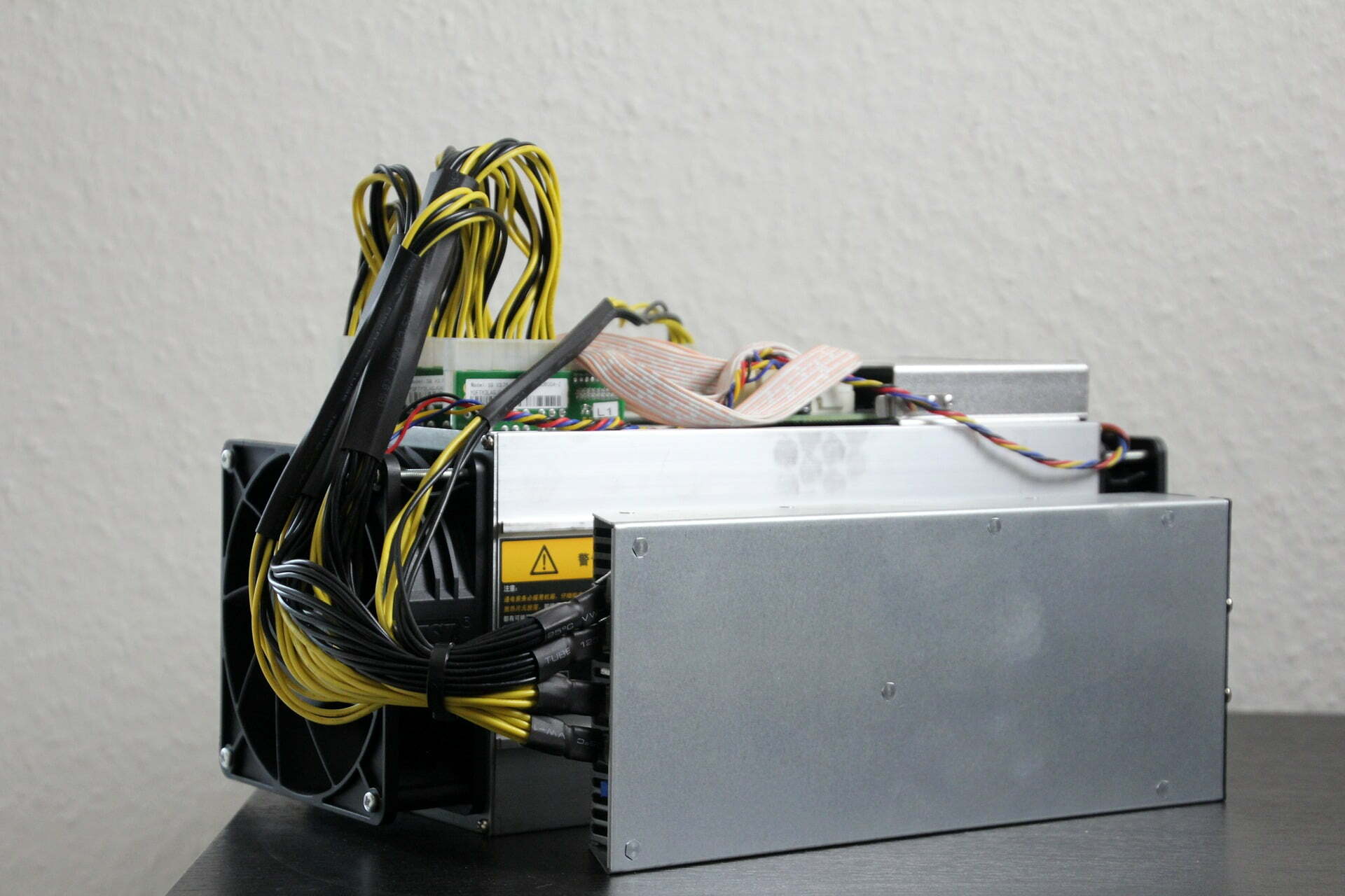 antminer s19 asic bitcoin układy scalone koparki kryptowalut bitmain hashrate