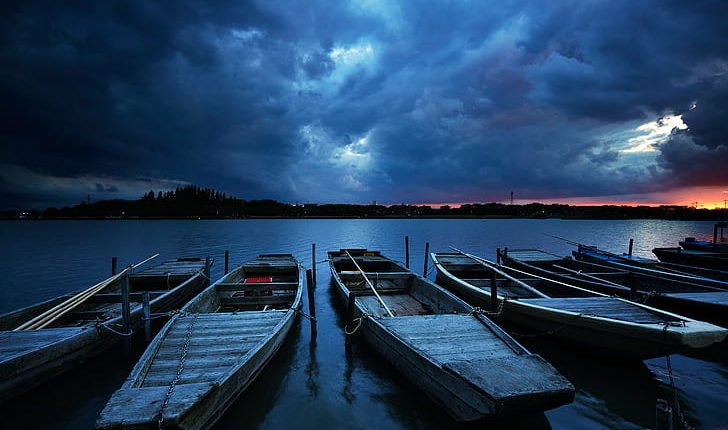 Polska pod wodą: kolejna fala opadów, tamy nie wytrzymują naporu powodzi