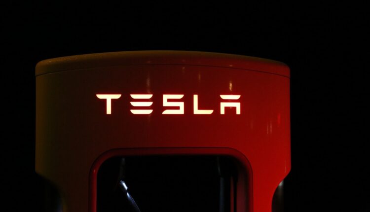 Tesla otwarta na zakup Bitcoina w przyszłości!