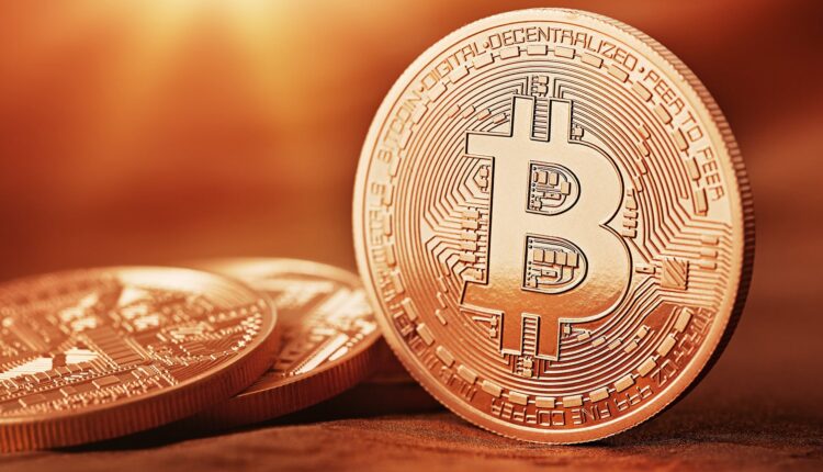 Dominacja Bitcoina rośnie, a altcoiny krwawią