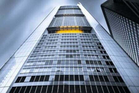 Commerzbank znowu w DAX – jak wyglądają perspektywy banku?