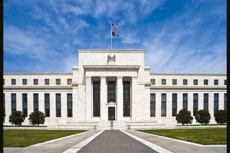 Złoto i bitcoin do góry po podwyżce stóp procentowych w USA