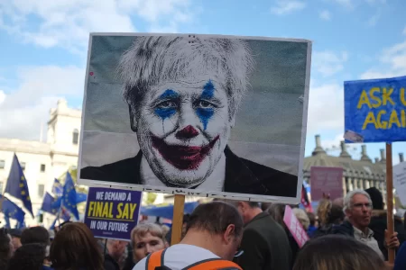 Krypto-lobbing w UK? Partia Konserwatywna odpiera zarzuty