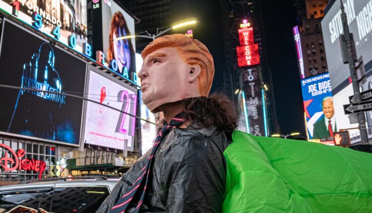 Trump ma złe wieści … Spada PKB, a chocholi taniec trwa?