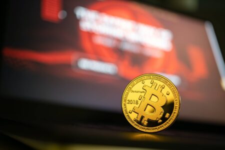 Bitcoin powoli rośnie, ale zbliża się do ściany. Czekają nas spadki do 12 000 USD?