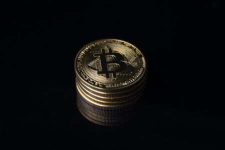 Bitcoin nie runie w otchłań. Fed zaczyna mięknąć, drukarki pójdą w ruch?