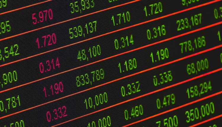 Kursy walut: analitycy PKO BP prognozują ruchy dolara, euro i złotówki do końca Q1 2023