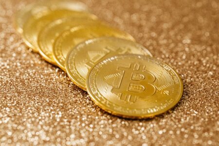 Wieloletni cykl wzrostowy Bitcoina i złota? VanEck nie ma wątpliwości 'To dopiero początek’