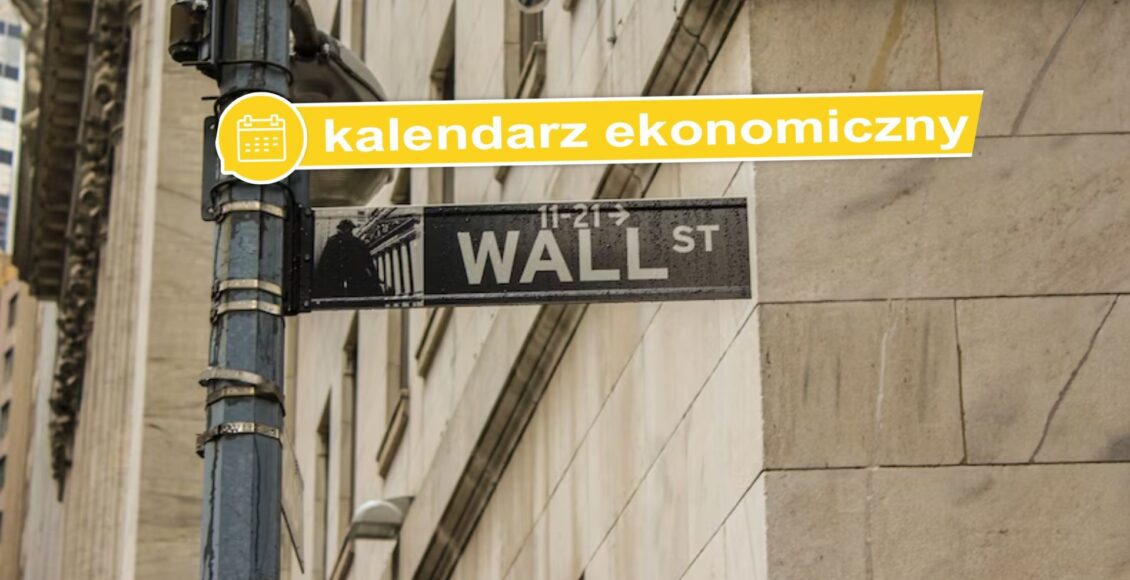 Zdjęcie Wall Street i napis kalendarz ekonomczny