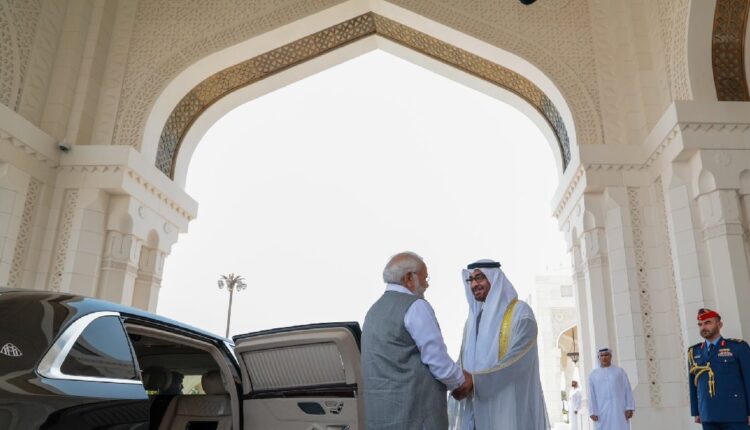 Walutowe porozumienie Indii z Emiratami. Ma je uwolnić od dolara, ale w sprawie są haczyki