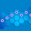 łańcuch złożony z niebieskich logotypów chainlink