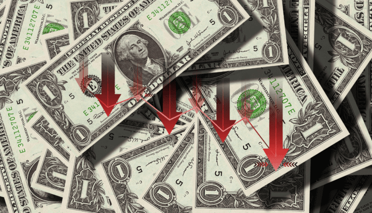 Kursy walut: dolar spada poniżej 4 zł! Psychologiczna bariera przełamana, będzie tylko taniej?