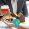 polska wręczająca klucze do mieszkania światu