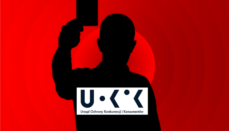 Sędzia pokazujący kartkę