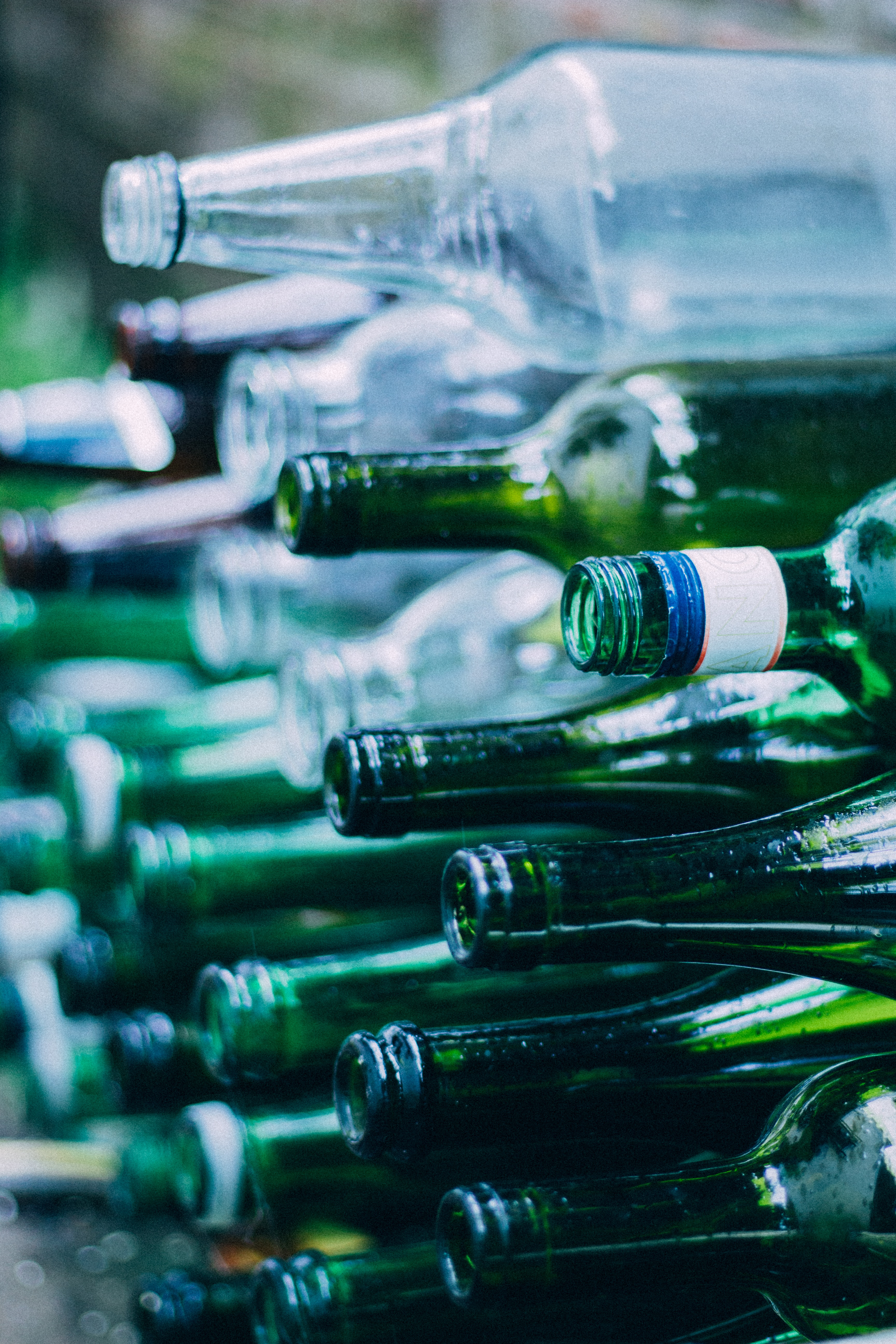 To już przegięcie. Rząd będzie pobierać VAT od kaucji na butelki?