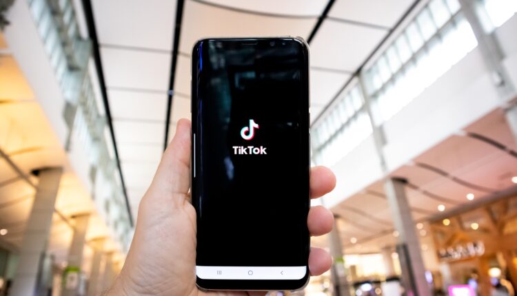 TikTok korzysta z problemów Twittera i uruchamia nowe, całkowicie zmieniające serwis funkcje