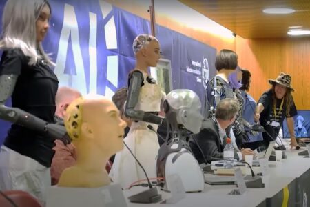 Roboty twierdzą, że nie zbuntują się przeciwko ludziom