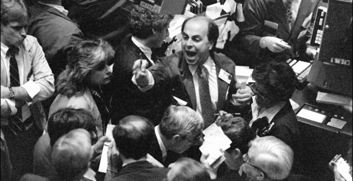 Tłum w panice na Wall Street w 1987 roku