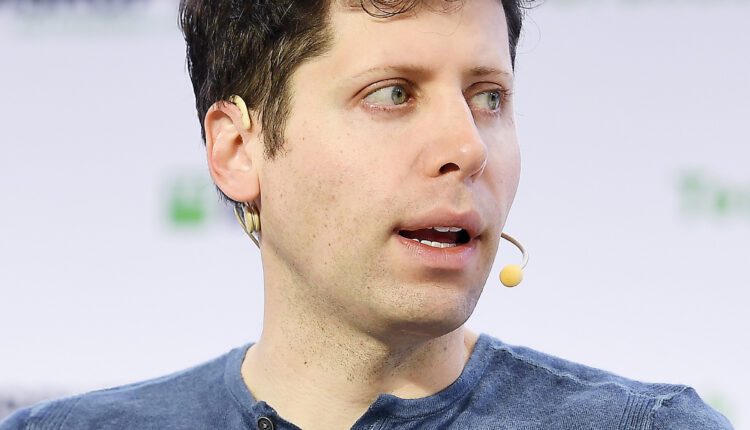 Powrót króla. Sam Altman wraca do swojego cybernetycznego imperium