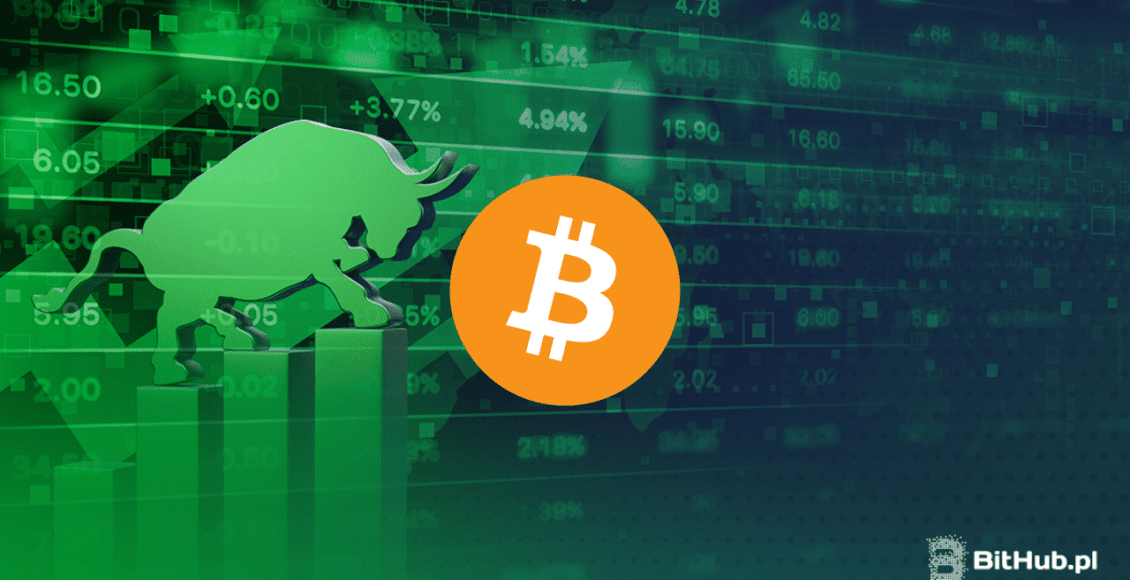 Zielona grafika z bykiem sygnalizującym hossę oraz logo bitcoina