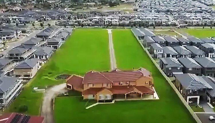 Interes życia! Od 11 lat nie chcą sprzedać swojej nieruchomości deweloperowi. Jak na tym wyszli?