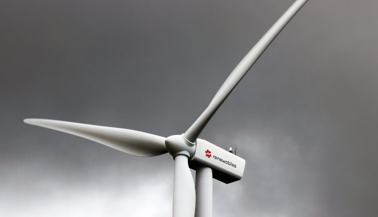 Zmierzch 'eko-boomu’ na energetykę wiatrową. Gigant alarmuje świat – mniej chętnych na turbiny?