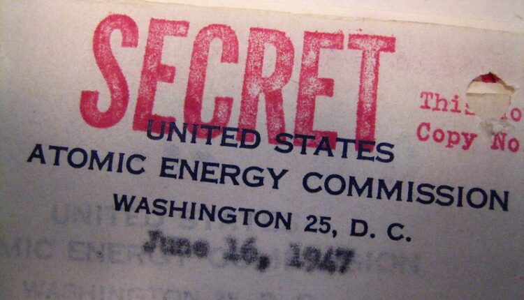 Sprzedawał tajne dokumenty Rosji za kryptowaluty. Grozi mu dożywocie