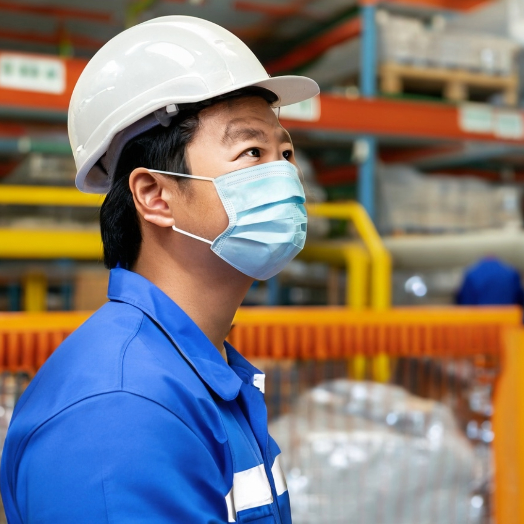 pracownik w fabryce w państwie Chiny