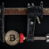 Bitcoin w strefie zgniotu