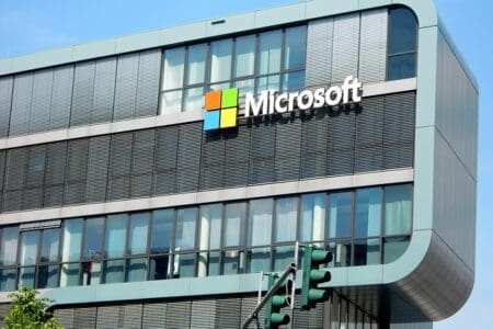 Microsoft ponownie zaskakuje na giełdzie. Prześcignie rywali?