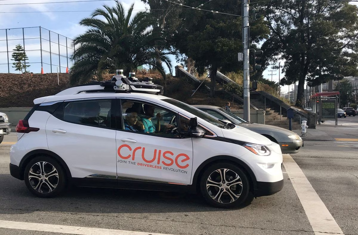 Cruise Origin – self-driving taxi auto