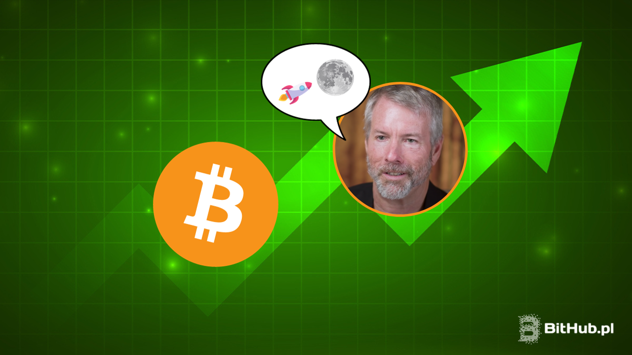 Zielona strzałka i grafika symbolizująca wzrosty, na niej siedzi kryptowaluta Bitcoin oraz portret owalny Michaela Saylora który pokazuje na księżyc