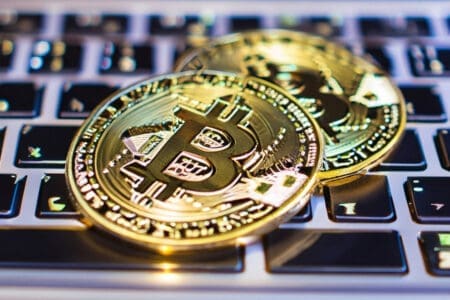 Bitcoin: z czego wynika tak duży jego skok? Jest co najmniej kilka powodów