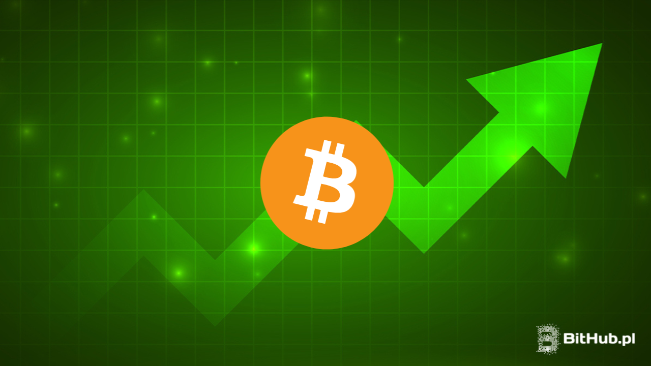 Logo Bitcoina na tle zielonej strzały na zielonym tle