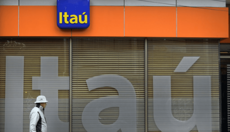 Największy prywatny bank w kraju udostępnia inwestycje w kryptowaluty. Ale z haczykiem w pakiecie