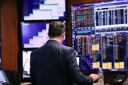 Morgan Stanley: Fundusze hedgingowe czują krew. Odwracają pozycje i sprzedają akcje