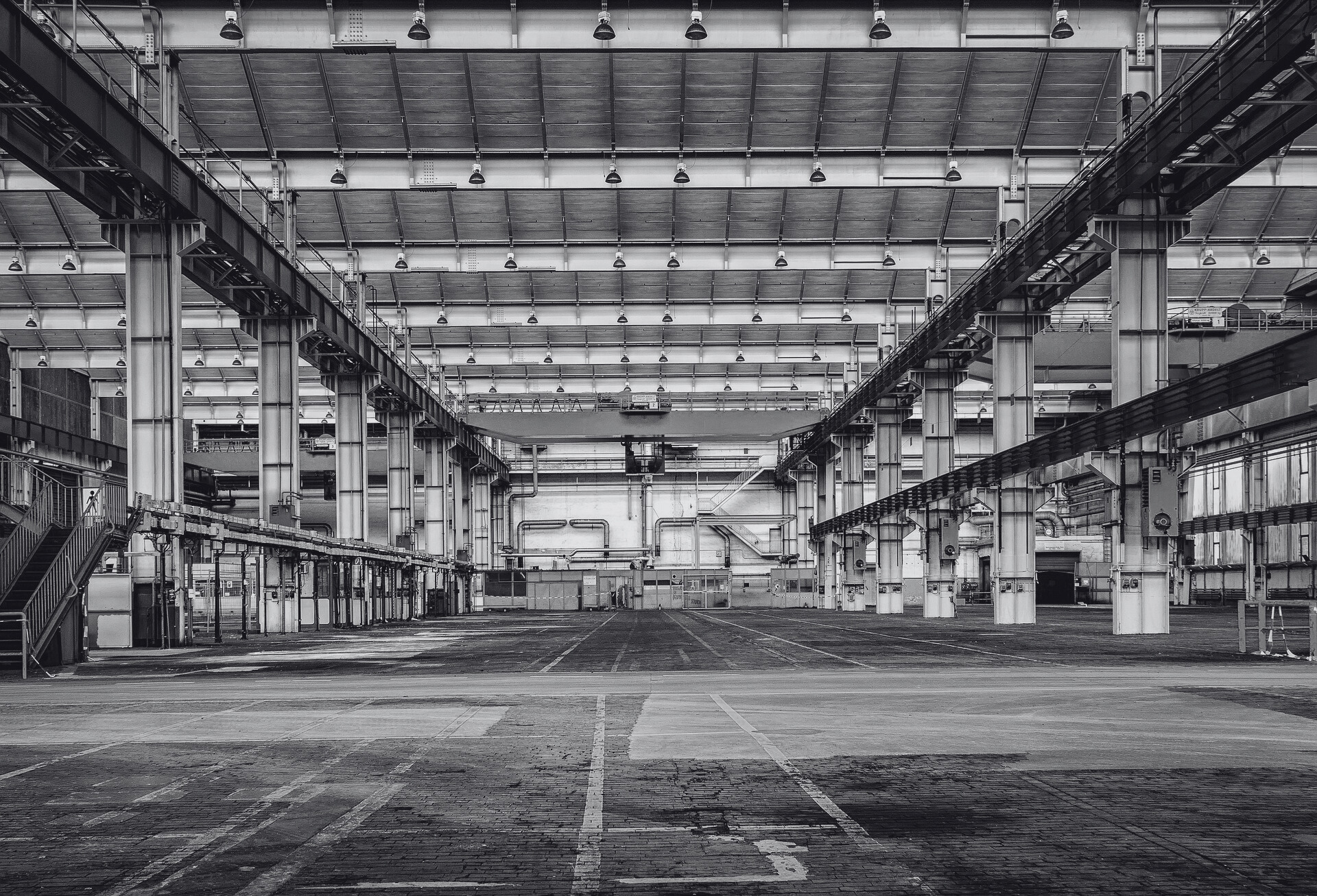Opuszczone hale fabryki