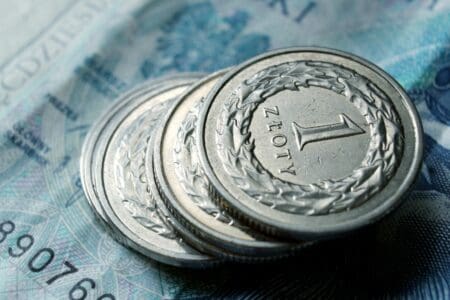 Z ostatniej chwili: Złoty ofiarą spekulacyjnego ataku, w Nowy Rok? Dolar po 5 PLN, Jackowski zrobił wizję. Finał? Błąd Google