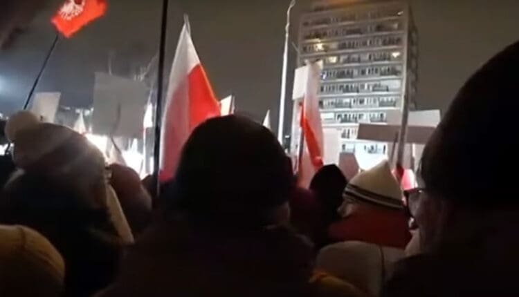 Czy bieżące wydarzenia i napięta sytuacja w polityce wpłyną na polską gospodarkę?