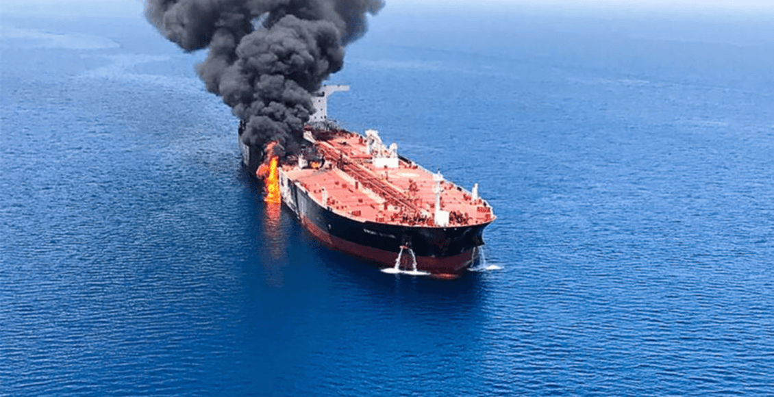 statki na morzu czerwonym – płonący tankowiec – ataki ruchu Huti
