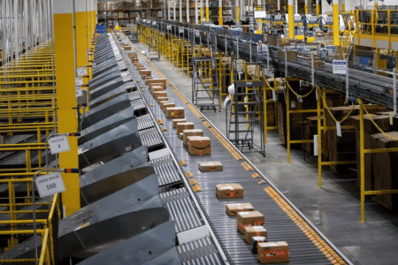 Amazon podpuszczał klientów, aby przepłacali. Wypłynęły dane, wpłynął pozew