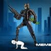 Terminator z twarzą psa depcze postać rysunkową i dusi żabę Pepe