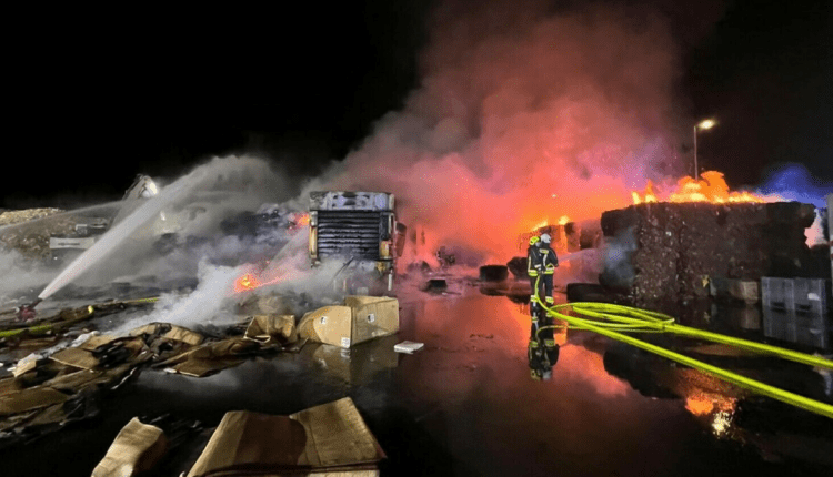 Fabryka Tesli w ogniu. Przyczyną – atak terrorystyczny, ekstremiści się przechwalają