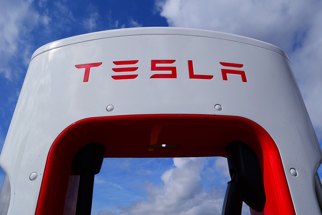Tesla, ładowarka do samochodów elektrycznych