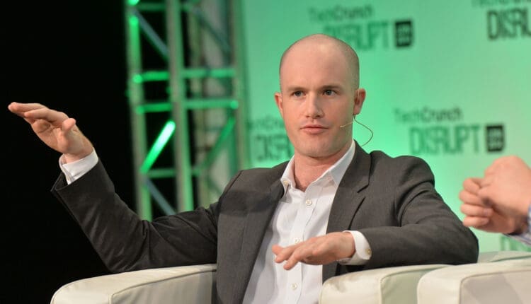 Dyrektor Coinbase staje w obronie Uniswap i krypto. Kamyczek poruszy lawinę?