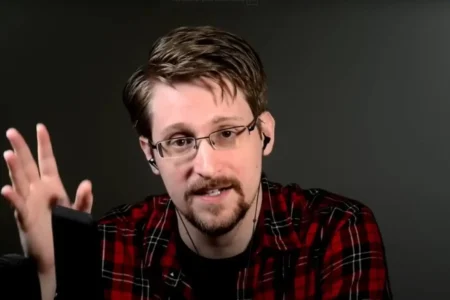 Edward Snowden bije na alarm. „NSA chce przejąć kontrolę nad Internetem”