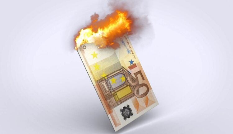 Pierwszy krok do likwidacji gotówki? Ważna decyzja Parlamentu Europejskiego, która przeszła bez echa